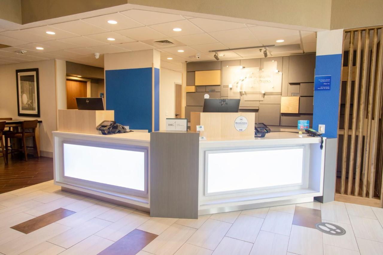 Holiday Inn Express Marshfield - Springfield Area By Ihg Bagian luar foto