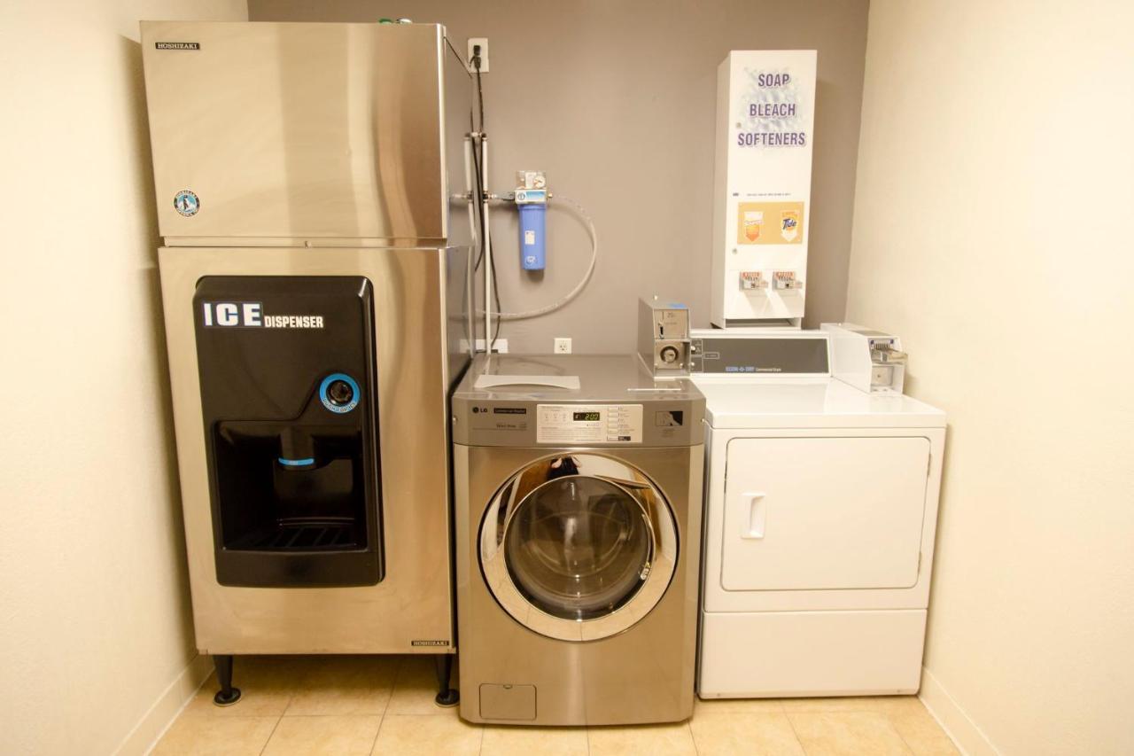 Holiday Inn Express Marshfield - Springfield Area By Ihg Bagian luar foto