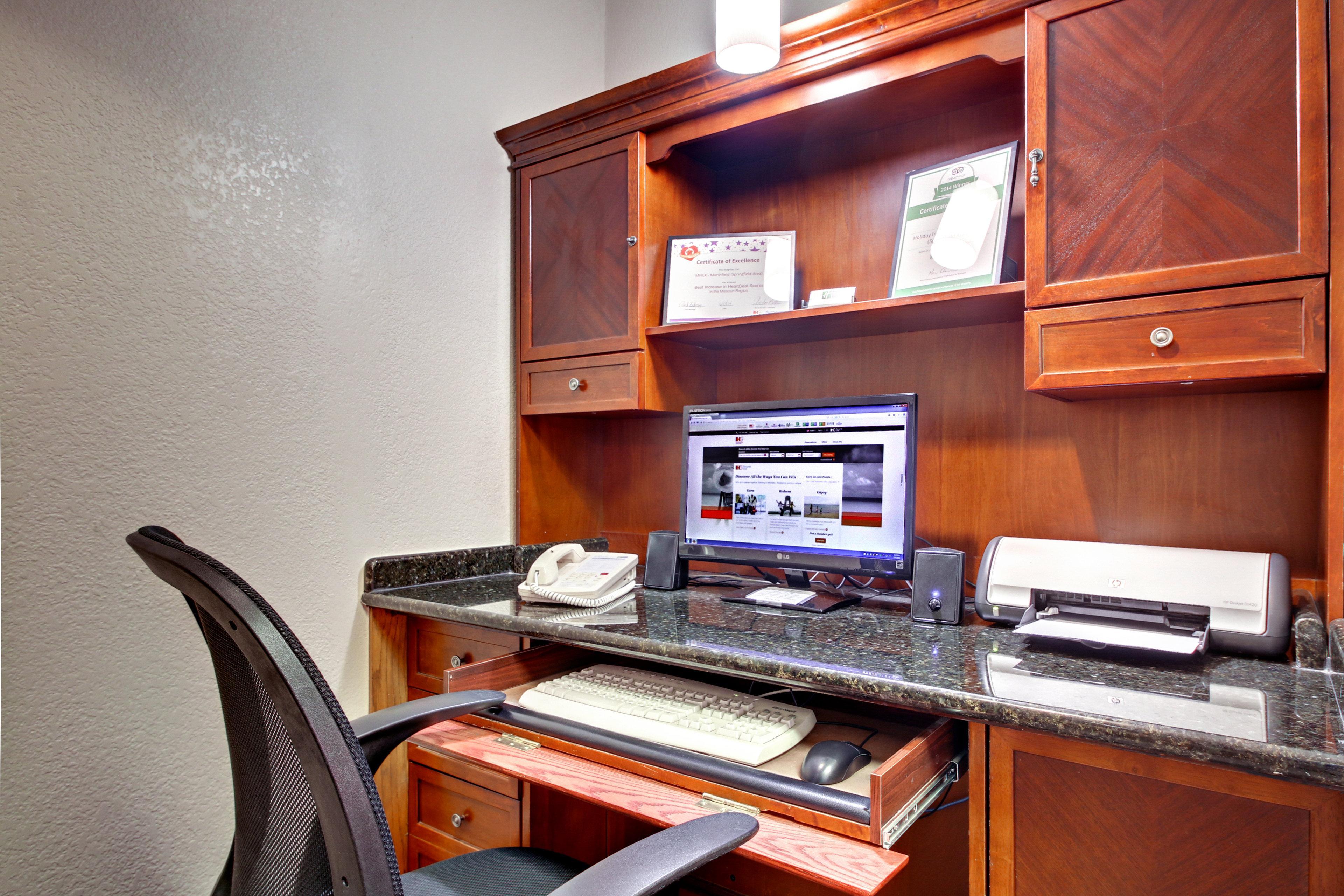 Holiday Inn Express Marshfield - Springfield Area By Ihg Bagian luar foto