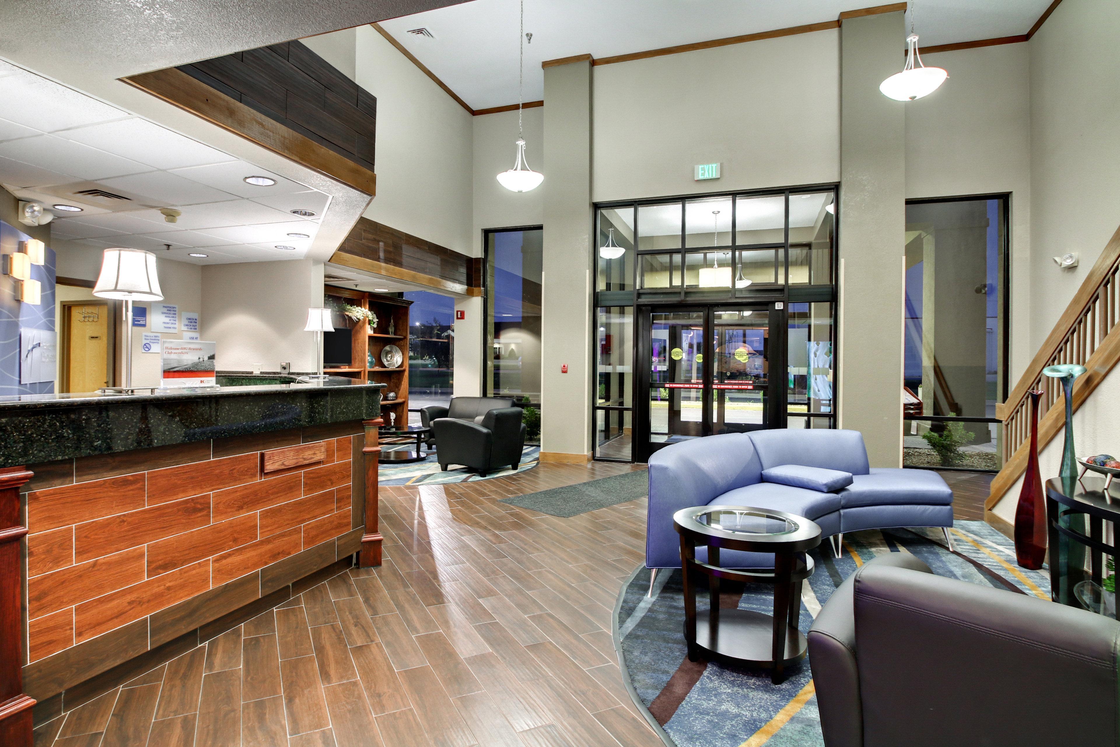 Holiday Inn Express Marshfield - Springfield Area By Ihg Bagian luar foto