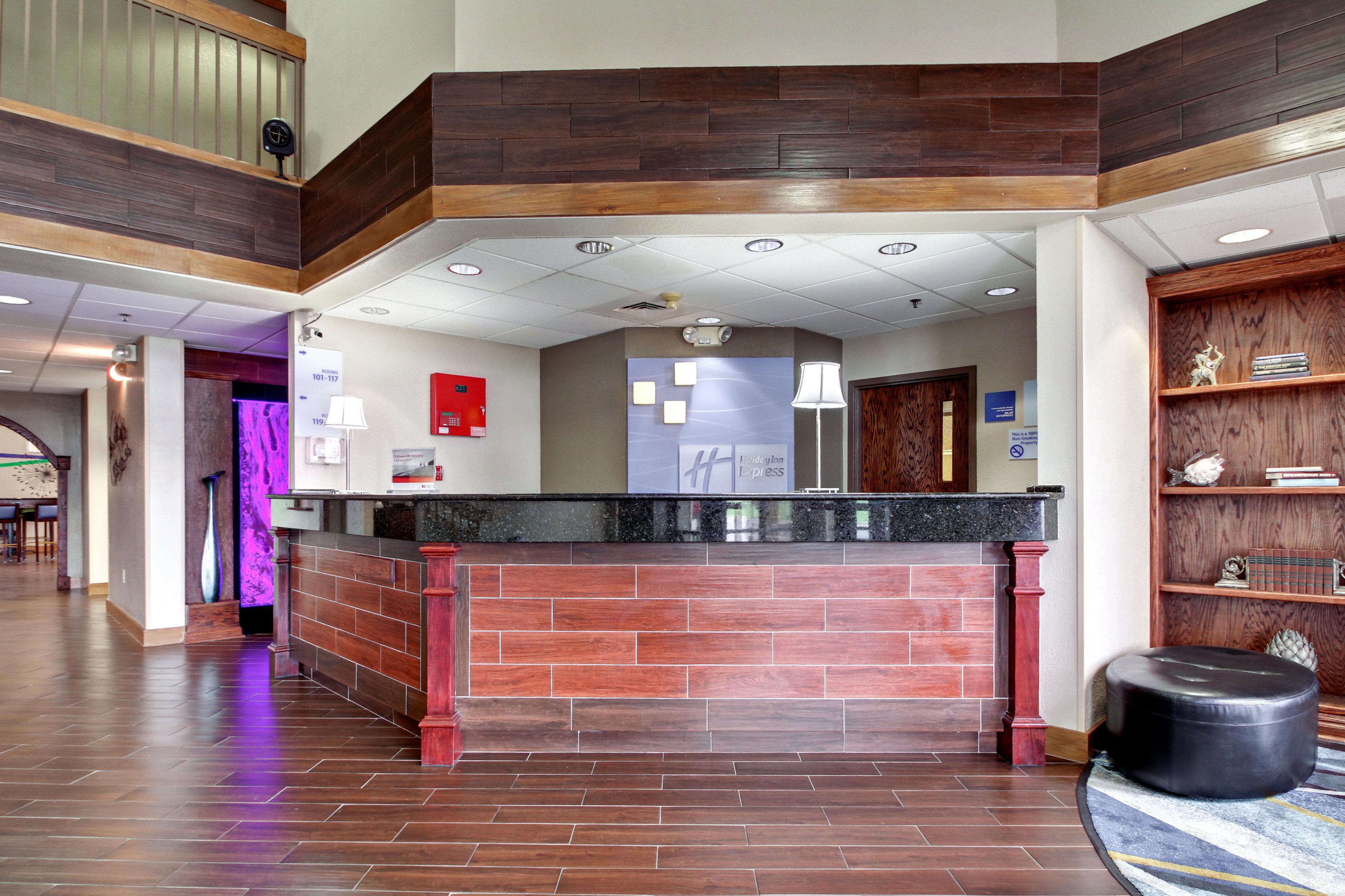 Holiday Inn Express Marshfield - Springfield Area By Ihg Bagian luar foto