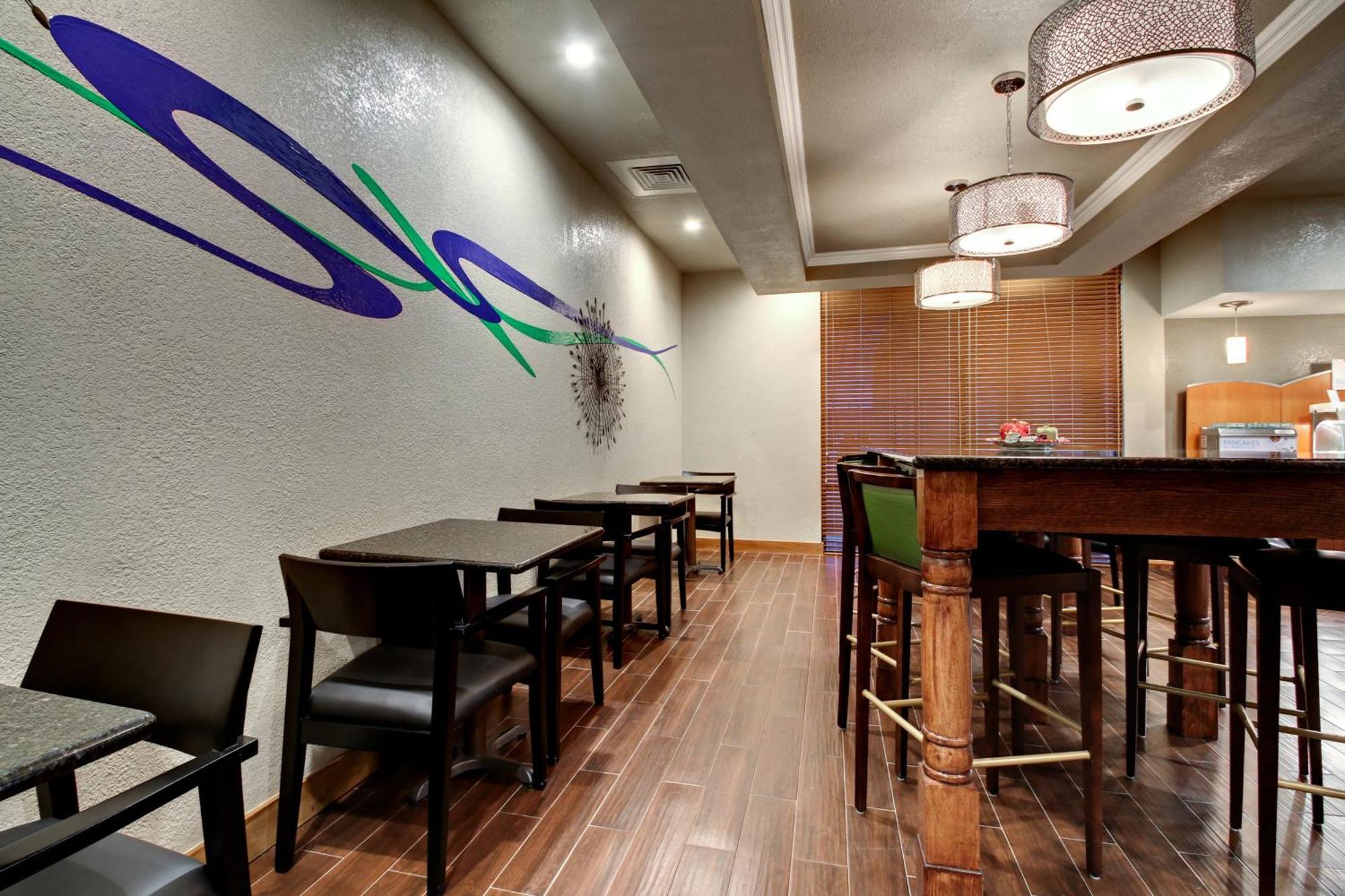 Holiday Inn Express Marshfield - Springfield Area By Ihg Bagian luar foto