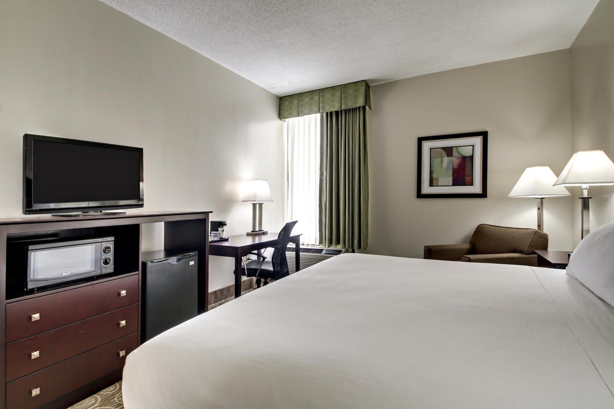 Holiday Inn Express Marshfield - Springfield Area By Ihg Bagian luar foto