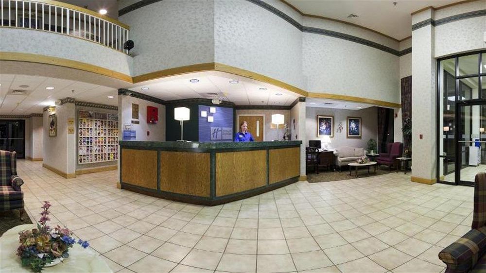 Holiday Inn Express Marshfield - Springfield Area By Ihg Bagian luar foto