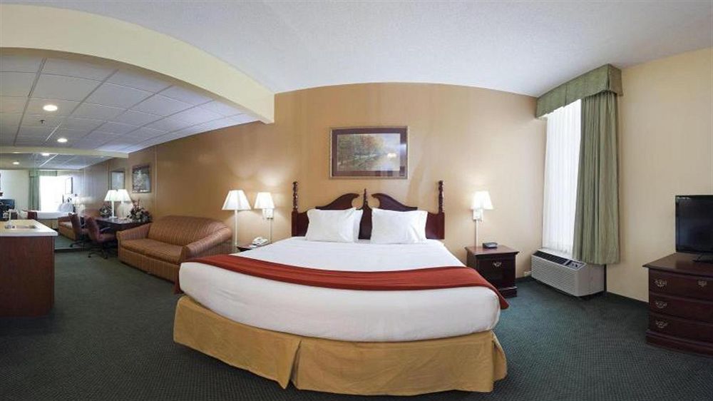 Holiday Inn Express Marshfield - Springfield Area By Ihg Bagian luar foto